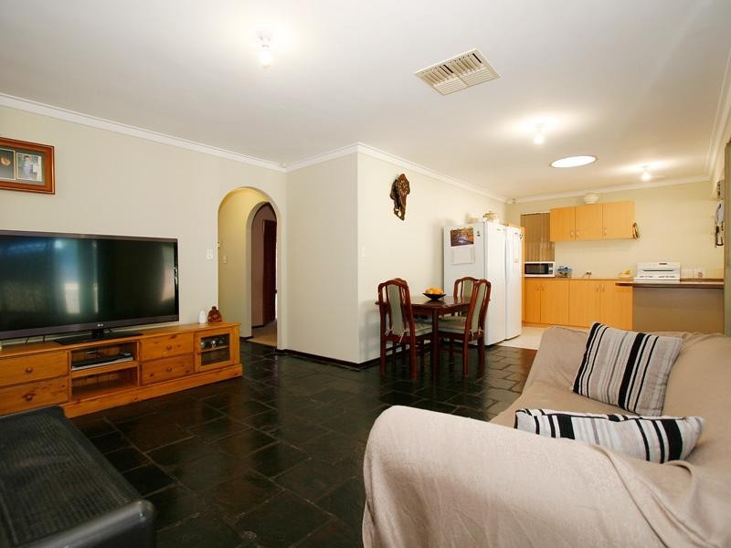 67 Ashburton Drive, Gosnells WA 6110