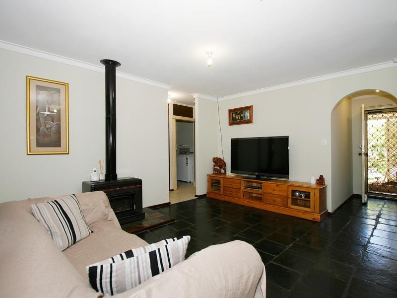 67 Ashburton Drive, Gosnells WA 6110