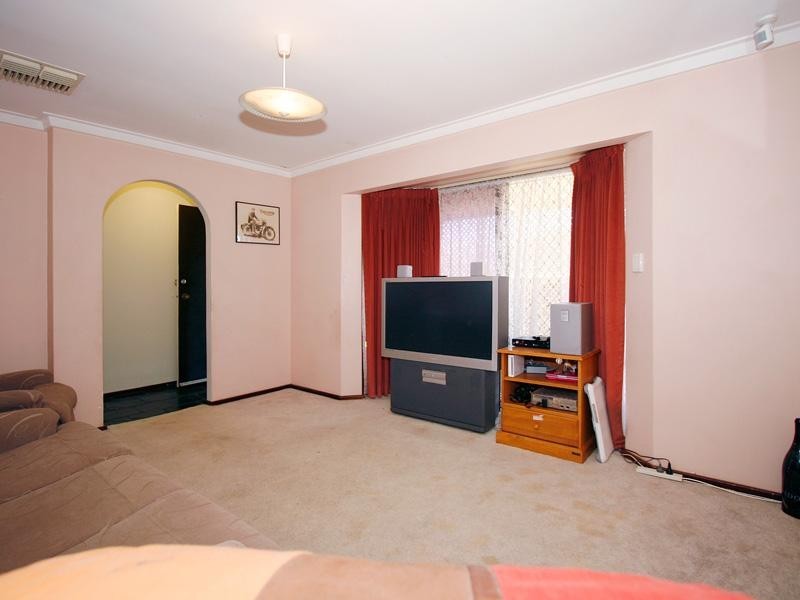 67 Ashburton Drive, Gosnells WA 6110