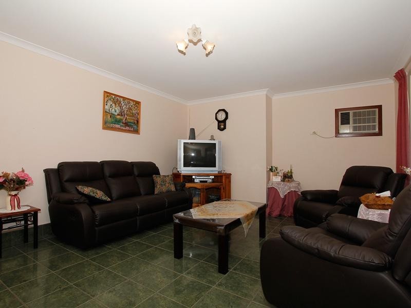 40 Leatherwood Way, Huntingdale WA 6110