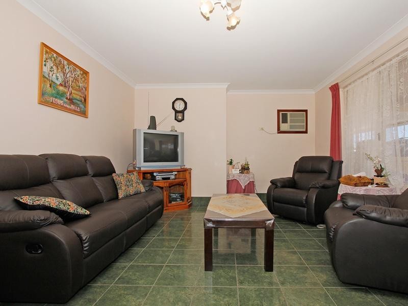 40 Leatherwood Way, Huntingdale WA 6110