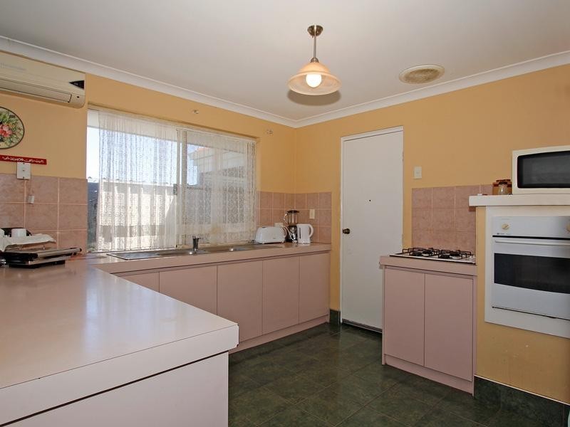 40 Leatherwood Way, Huntingdale WA 6110