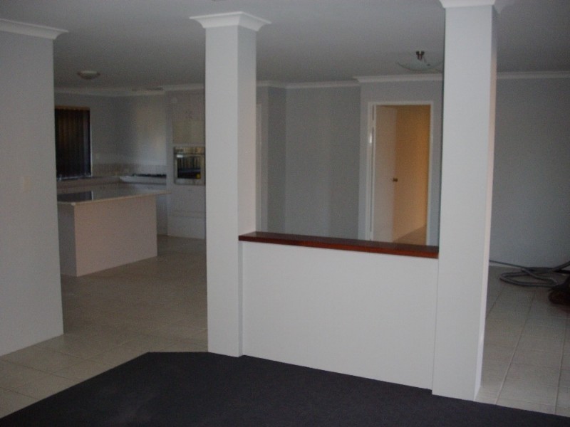 18 Petrel Close, Seville Grove WA 6112