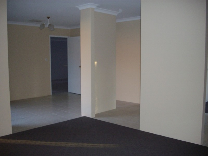 18 Petrel Close, Seville Grove WA 6112