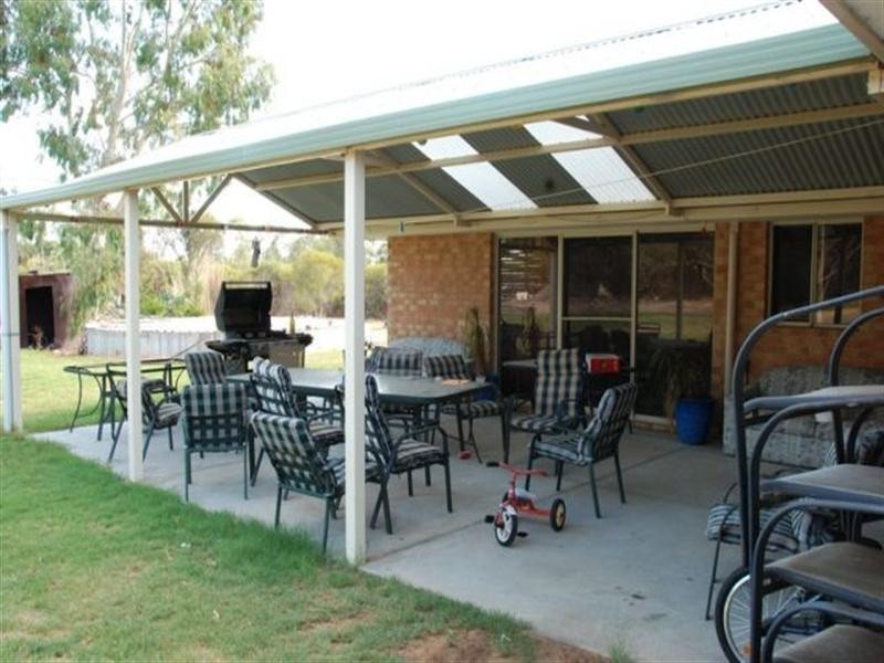 7 Balannup Road, Harrisdale WA 6112