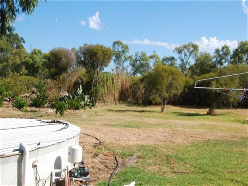 7 Balannup Road, Harrisdale WA 6112