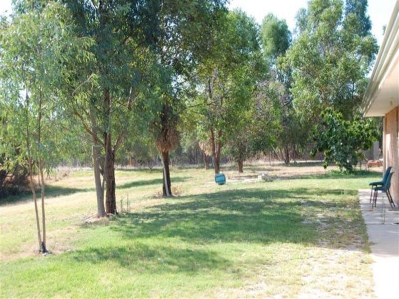 7 Balannup Road, Harrisdale WA 6112