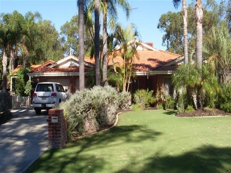 6 Kingscote Place, Greenfields WA 6210