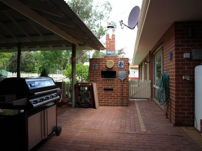 6 Kingscote Place, Greenfields WA 6210