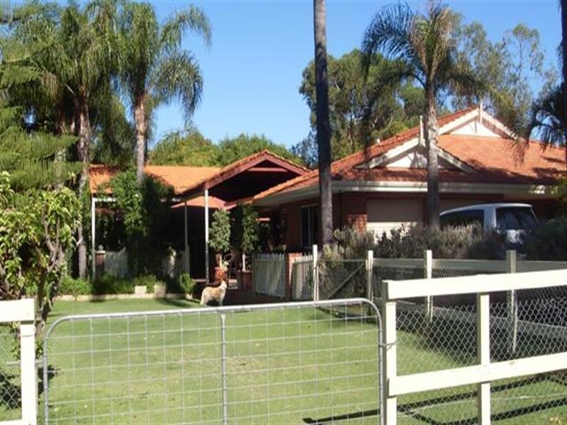 6 Kingscote Place, Greenfields WA 6210