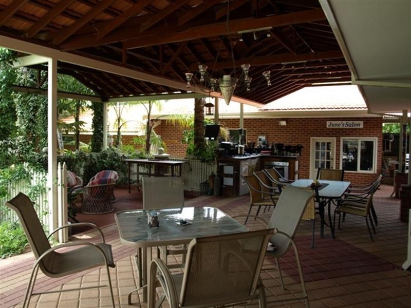 6 Kingscote Place, Greenfields WA 6210