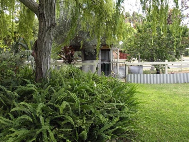 6 Kingscote Place, Greenfields WA 6210