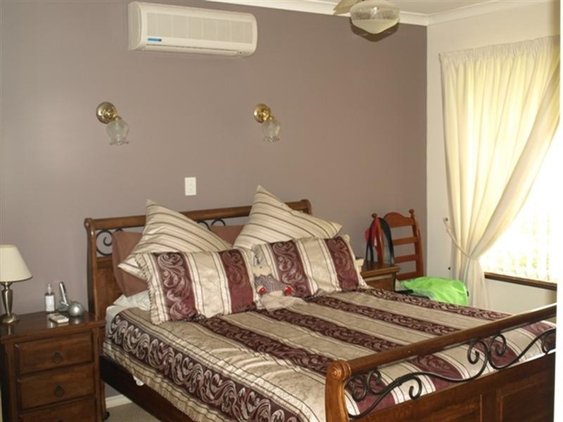 6 Kingscote Place, Greenfields WA 6210