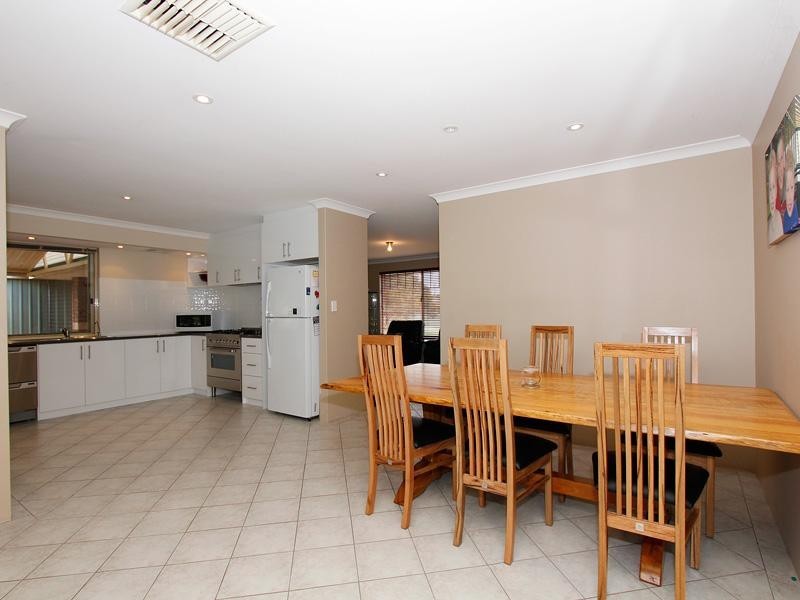 9 Millbrace Glen, Byford WA 6122