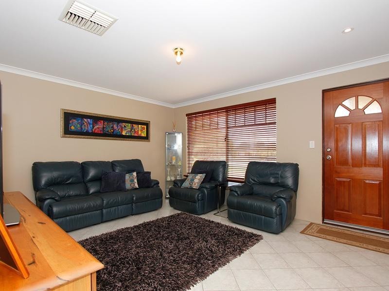 9 Millbrace Glen, Byford WA 6122