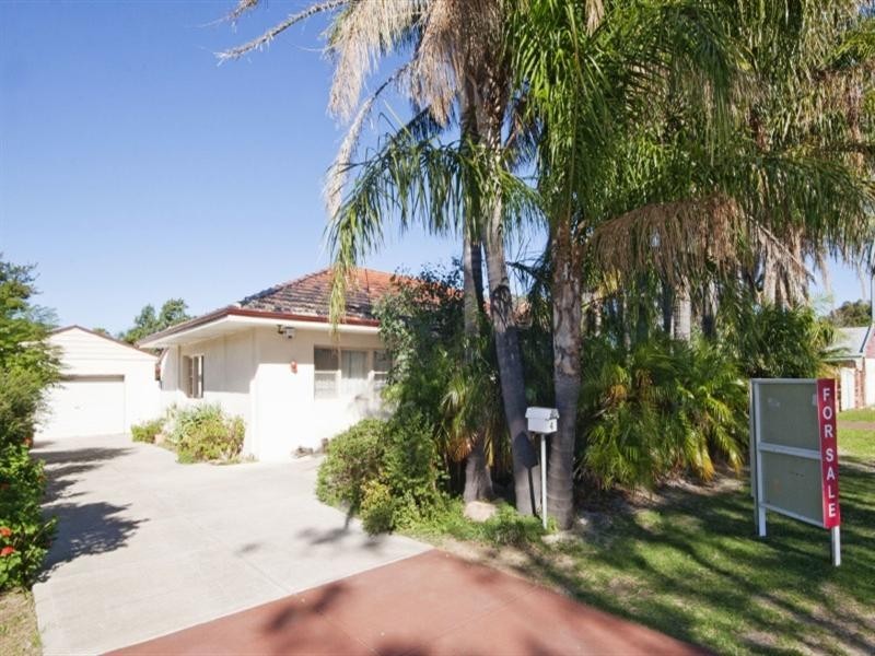 1/4 Clara Street, Gosnells WA 6110