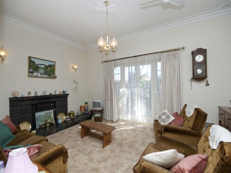 1/4 Clara Street, Gosnells WA 6110