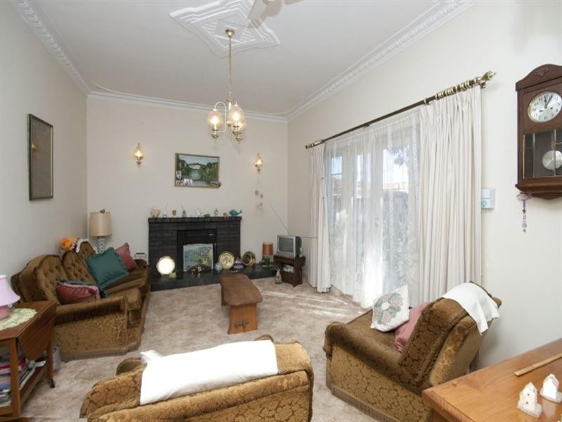1/4 Clara Street, Gosnells WA 6110