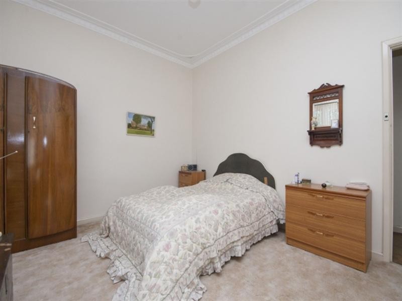 1/4 Clara Street, Gosnells WA 6110