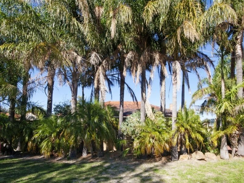 1/4 Clara Street, Gosnells WA 6110