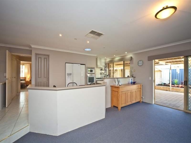 53 Tea Tree Way, Thornlie WA 6108