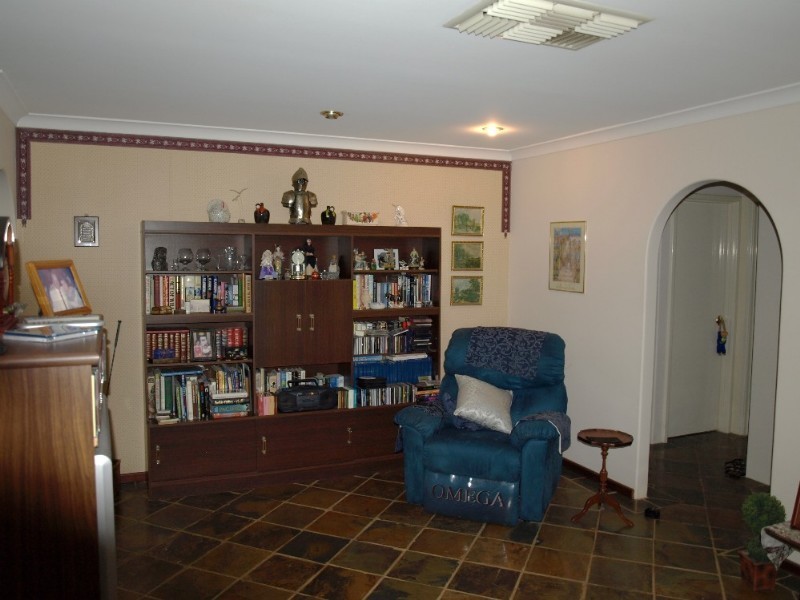 5 Carrick Road, Mount Richon WA 6112