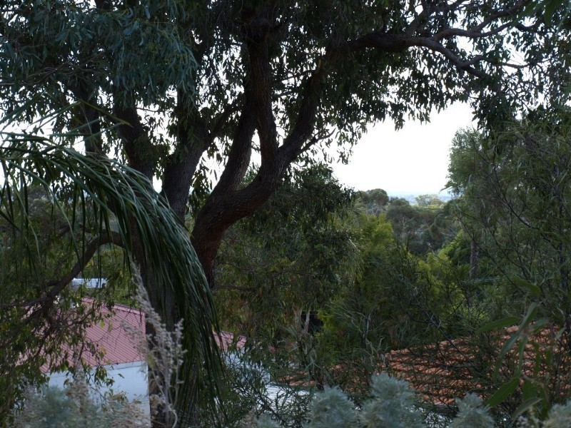 5 Carrick Road, Mount Richon WA 6112