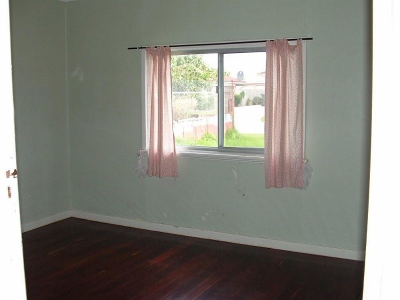 10 Derisleigh Street, Cannington WA 6107