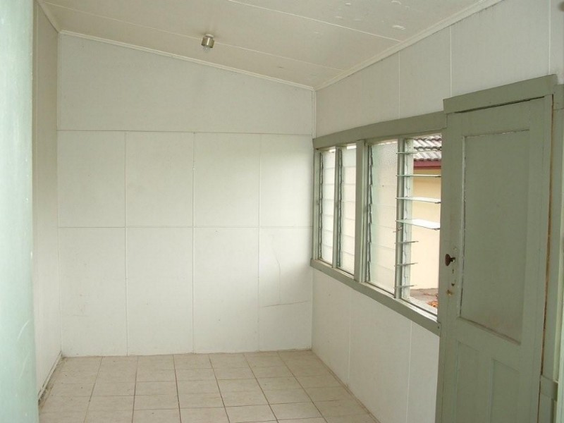 10 Derisleigh Street, Cannington WA 6107