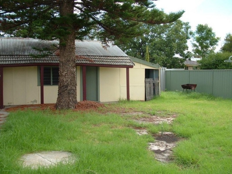 10 Derisleigh Street, Cannington WA 6107