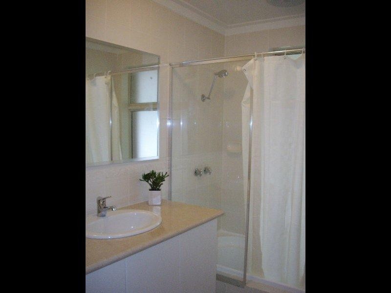 8 Watsonia Street, Maddington WA 6109