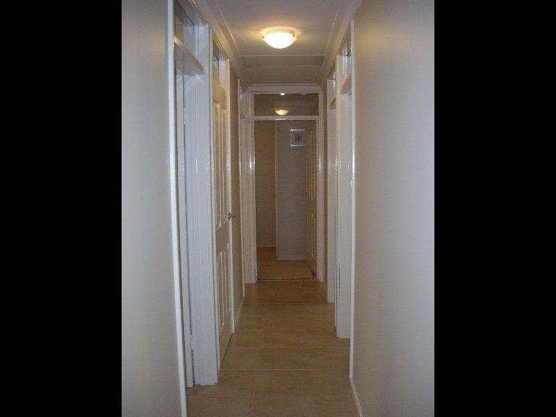 8 Watsonia Street, Maddington WA 6109