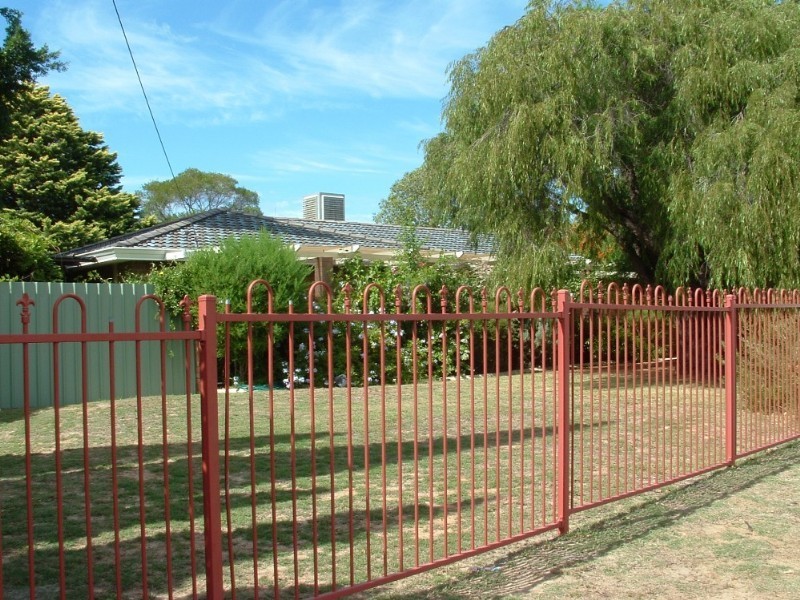 12 Lubberdina Court, Gosnells WA 6110