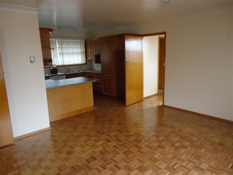 27 Hoddle Avenue, Goulburn NSW 2580