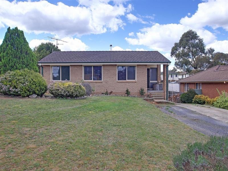 7 Yarrowlow Street, Goulburn NSW 2580