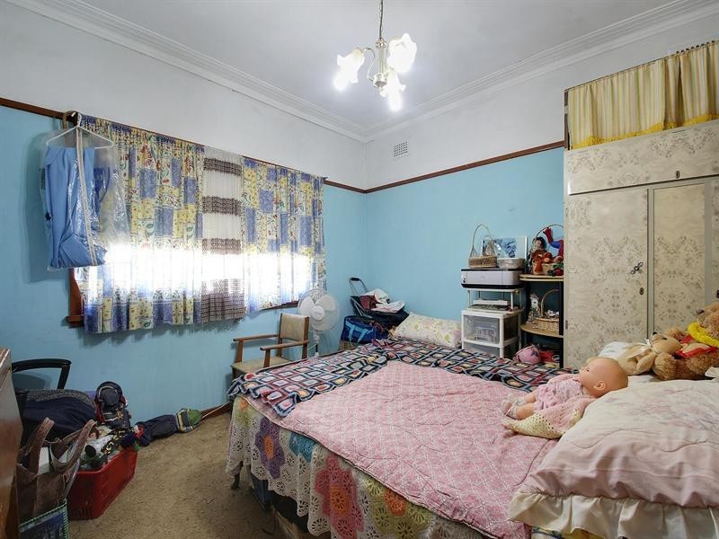 27 Robinson Street, Goulburn NSW 2580