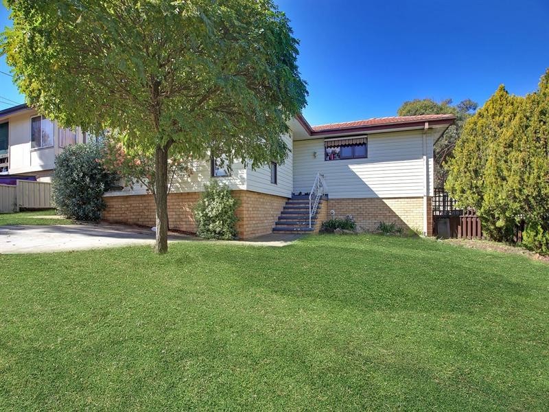 15 Caoura Crescent, Goulburn NSW 2580