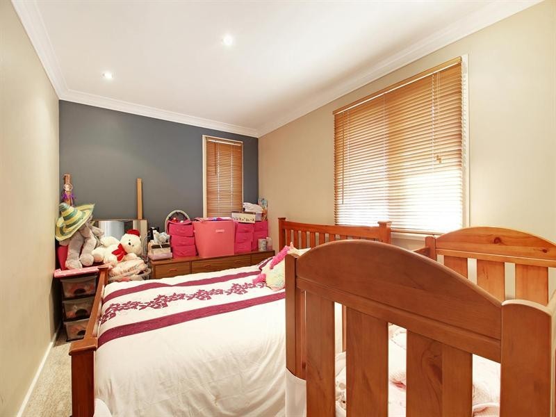 15 Caoura Crescent, Goulburn NSW 2580