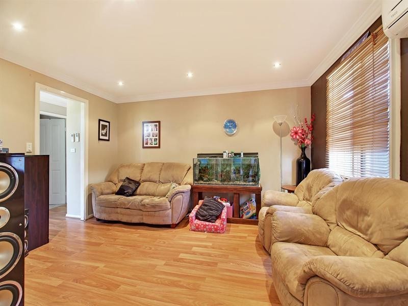 15 Caoura Crescent, Goulburn NSW 2580