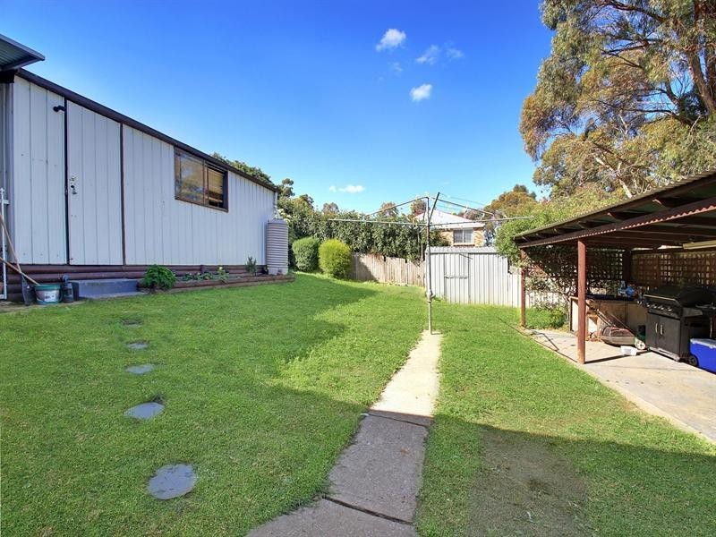 15 Caoura Crescent, Goulburn NSW 2580