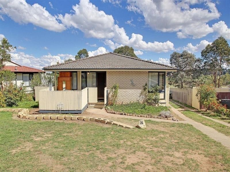 20 Strathallan Crescent, Goulburn NSW 2580