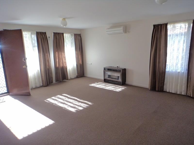 20 Strathallan Crescent, Goulburn NSW 2580