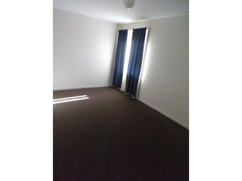 20 Strathallan Crescent, Goulburn NSW 2580