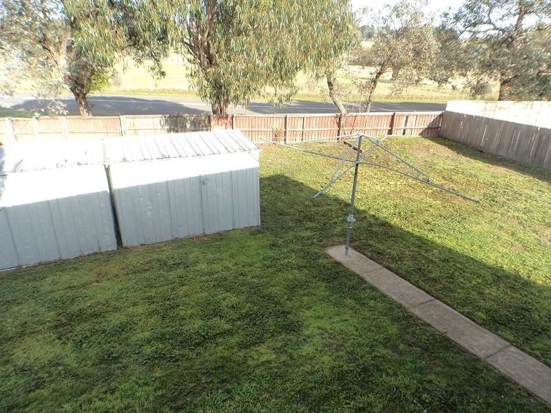 20 Strathallan Crescent, Goulburn NSW 2580