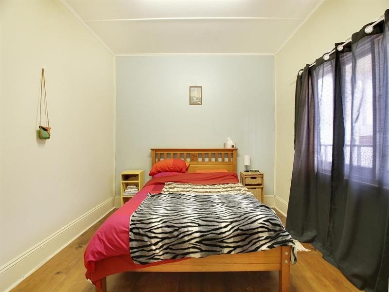 18 Victoria Parade, Goulburn NSW 2580