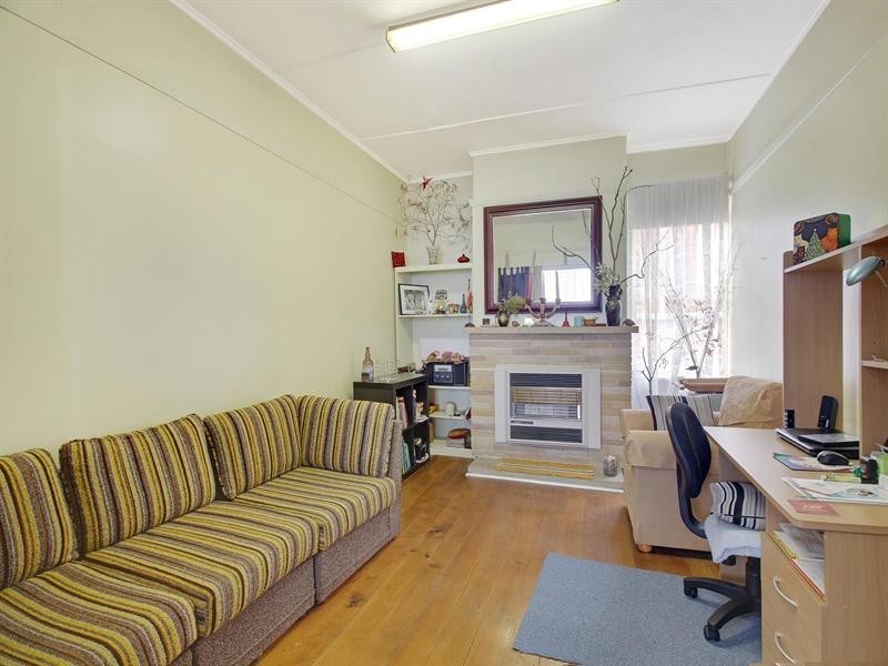 18 Victoria Parade, Goulburn NSW 2580