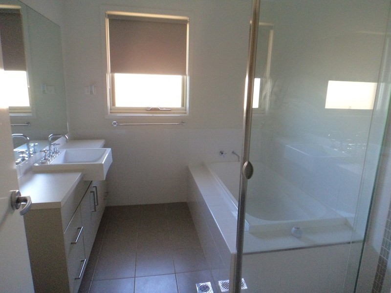 4 Walsh Drive, Goulburn NSW 2580