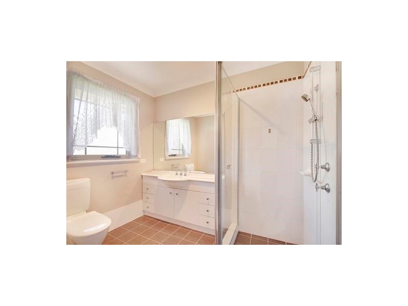 11 Holland Street, Goulburn NSW 2580