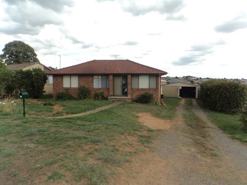 24 Gourock Avenue, Goulburn NSW 2580