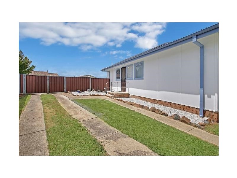 3 Strathallen Crescent, Goulburn NSW 2580